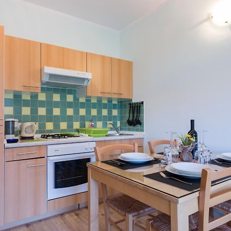 Milos Apartment Пула Екстериор снимка