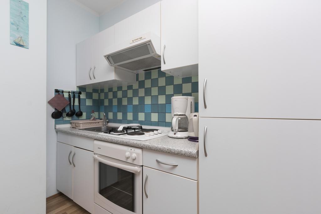 Milos Apartment Пула Екстериор снимка